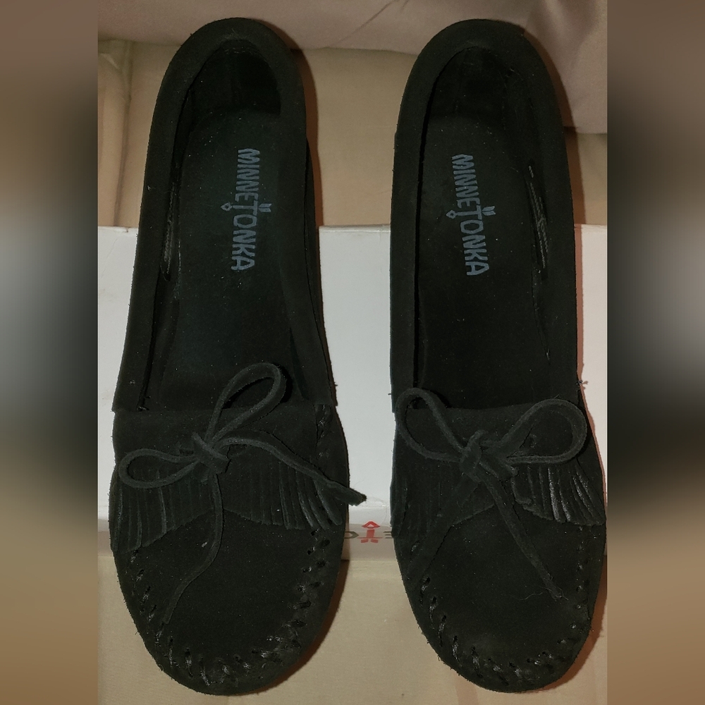 Minnetinka Black Suede Wedge Shoes Sz 6.5